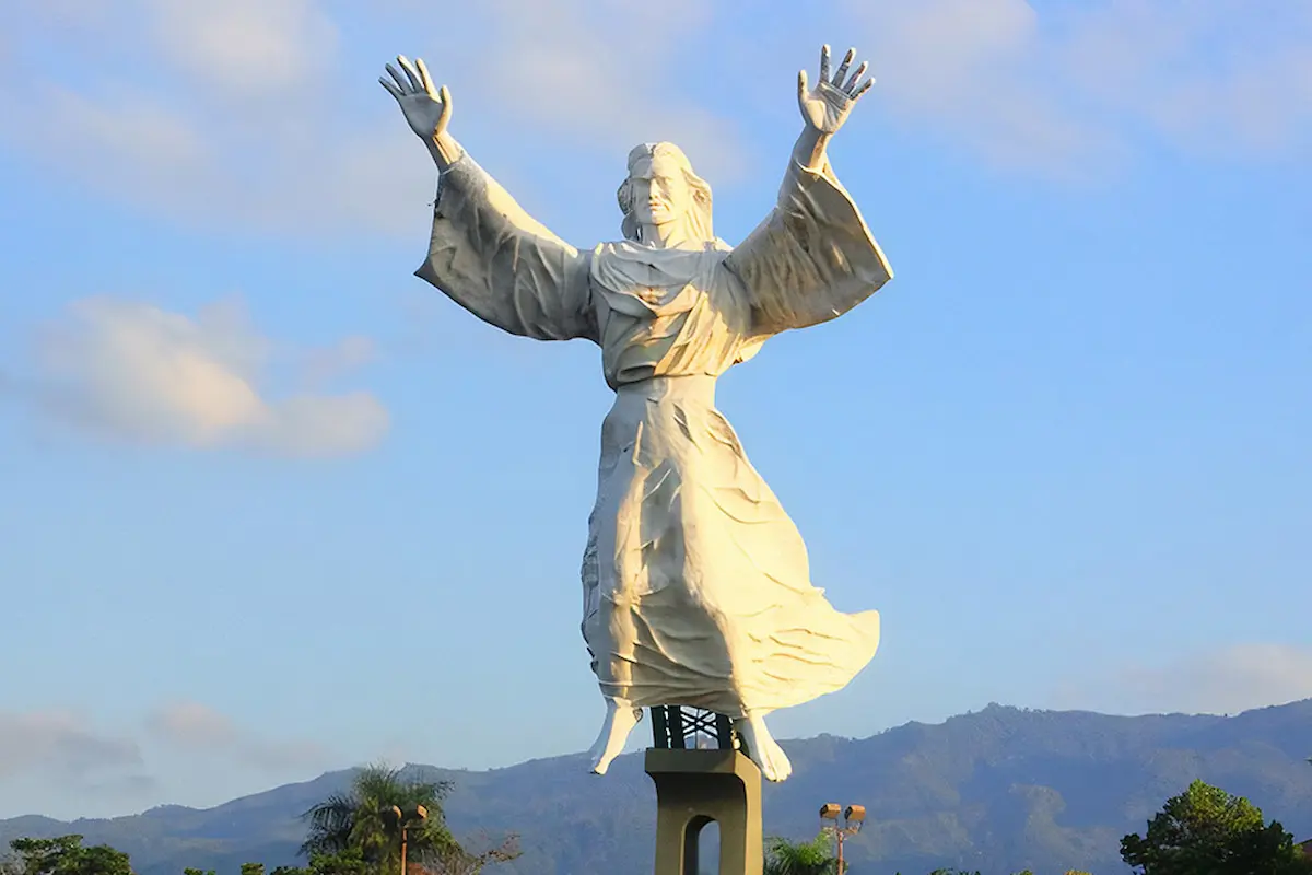 Lokasi Patung Yesus Memberkati di Manado