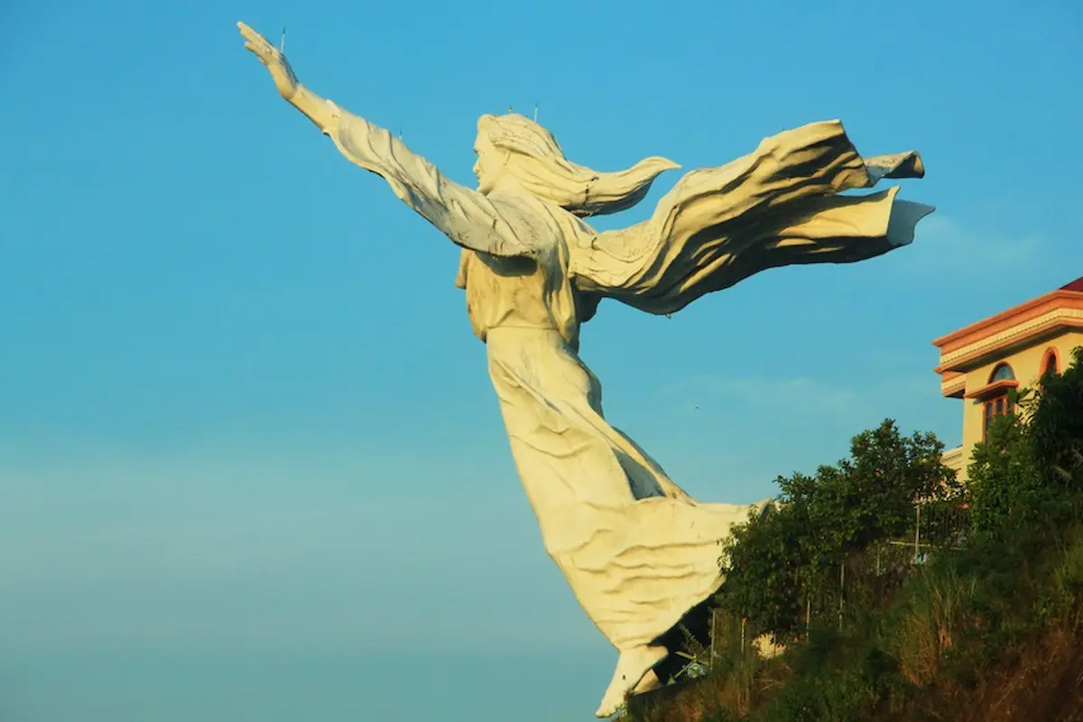 Sejarah Patung Yesus Memberkati di Manado