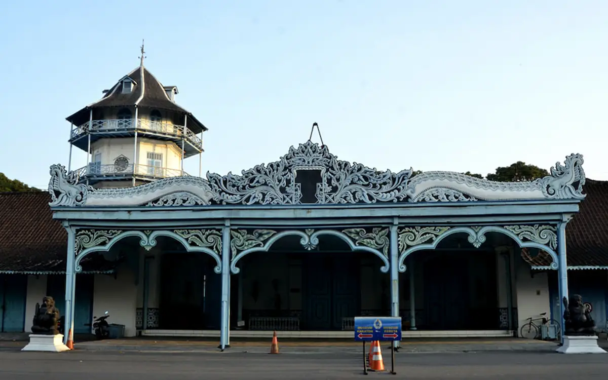 Visit the Surakarta Kasunanan Palace