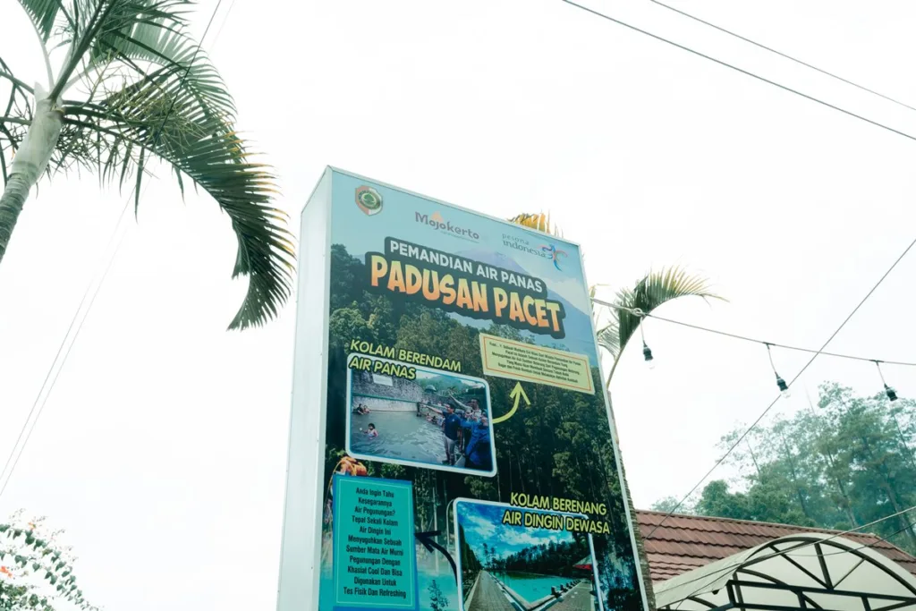 Pemandian Air Panas Padusan Pacet