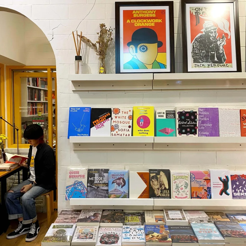 Post Bookshop - toko buku di jakarta selatan