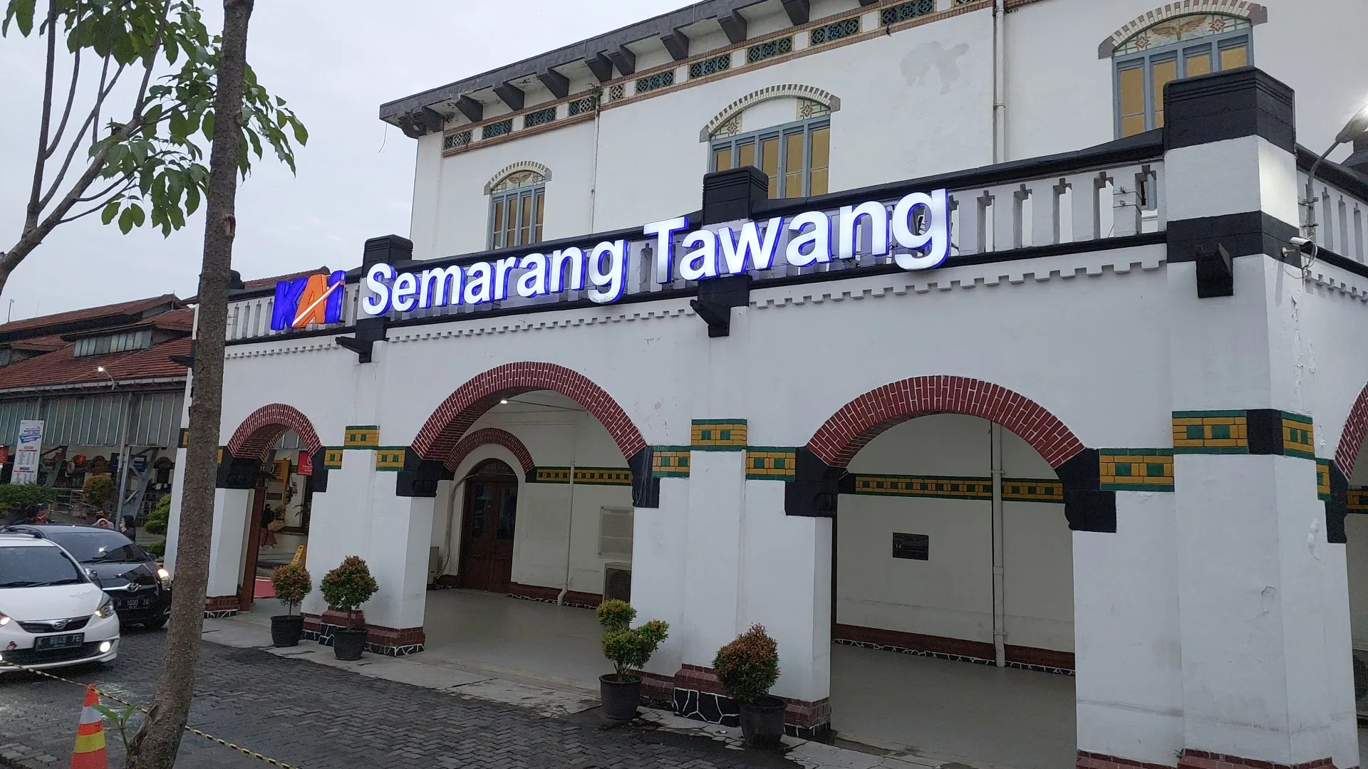 Stasiun Semarang Tawang