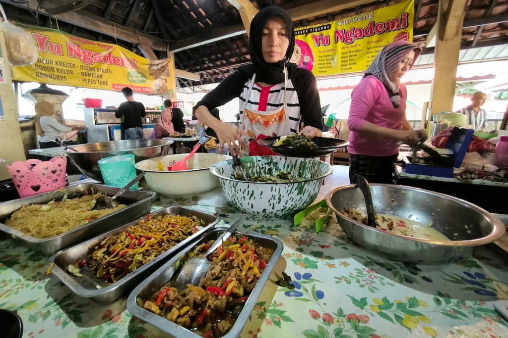 Warung Yu Ngademi -Pasar Ngasem - pasar tradisional Jogja