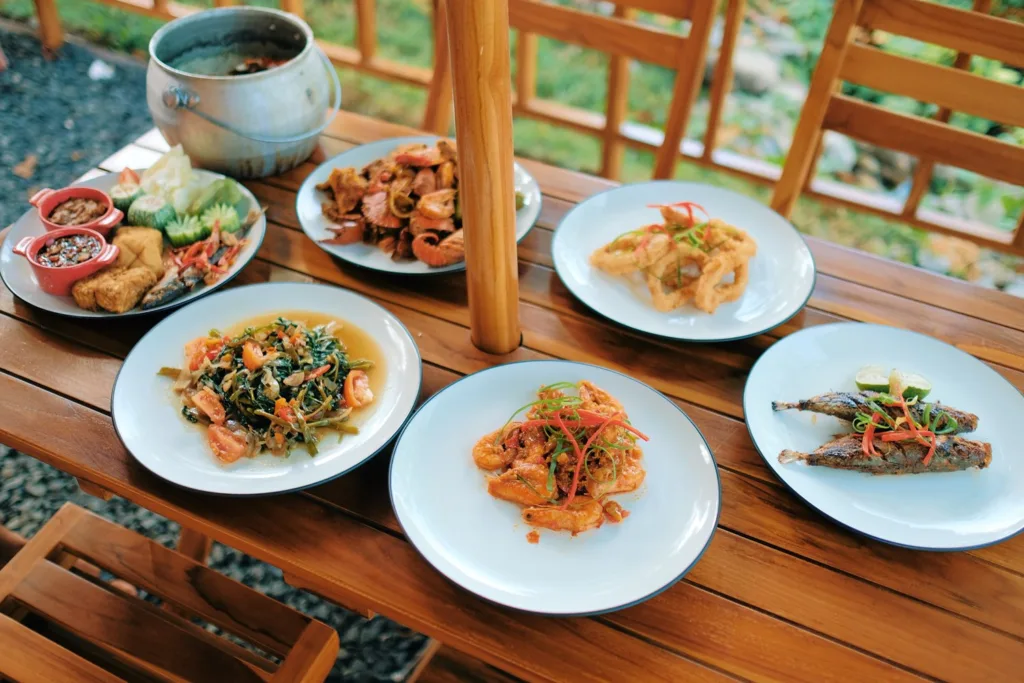 Makan seafood di Bobocabin Pangandaran
