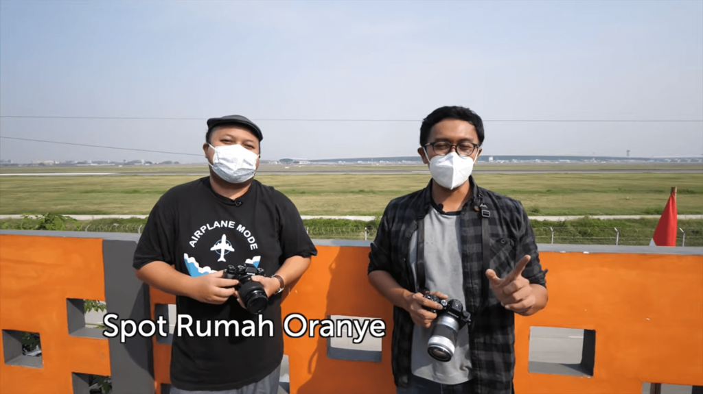 spot rumah oranye - Plane Spotting Dekat Bandara Soekarno Hatta