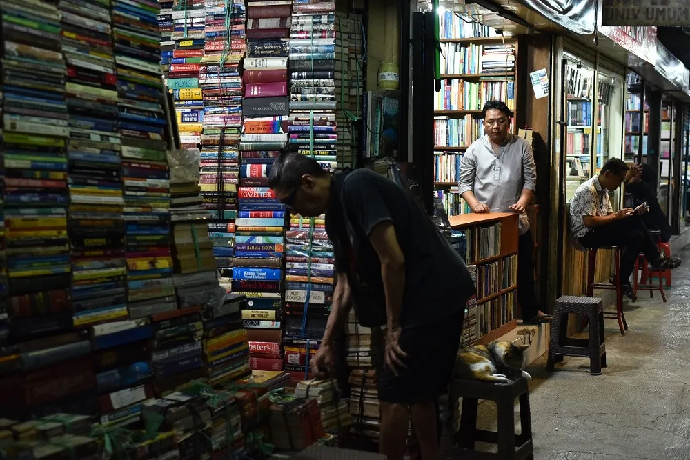 toko buku di bandung - pasar buku palasari