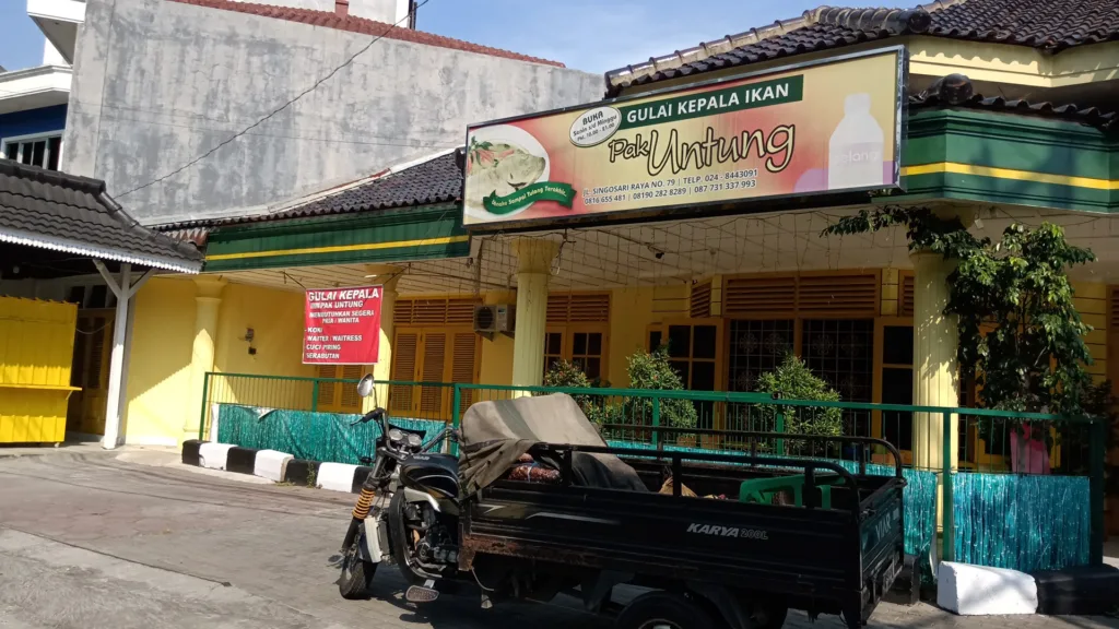 Gulai Kepala Ikan Pak Untung - kuliner dekat Stasiun Semarang Poncol