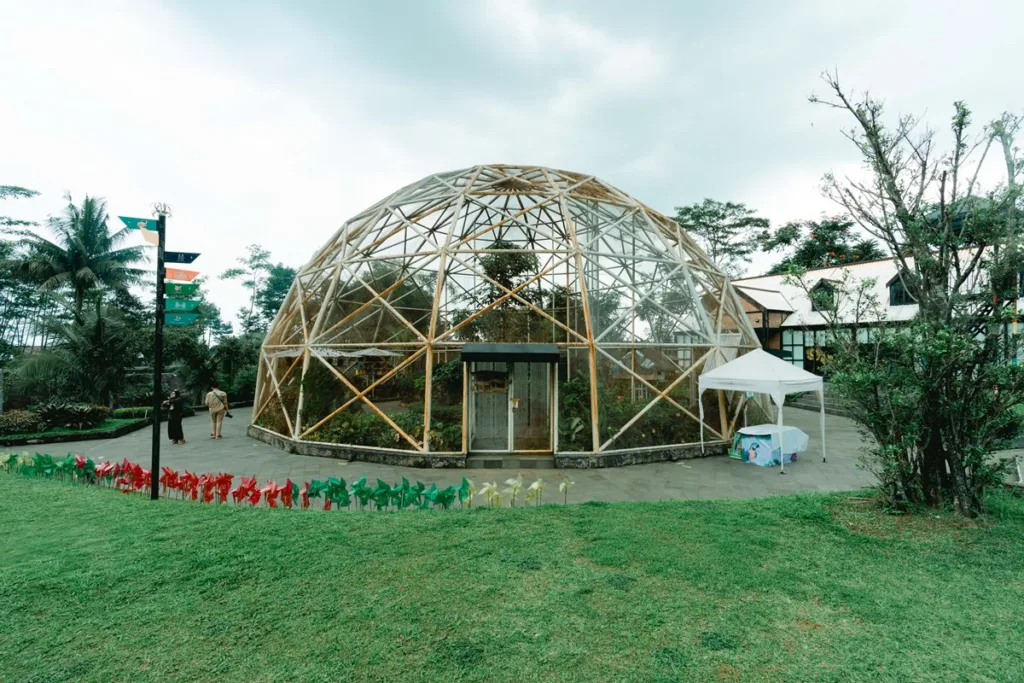 Kebun Raya Baturraden atau Baturraden Botanical Garden