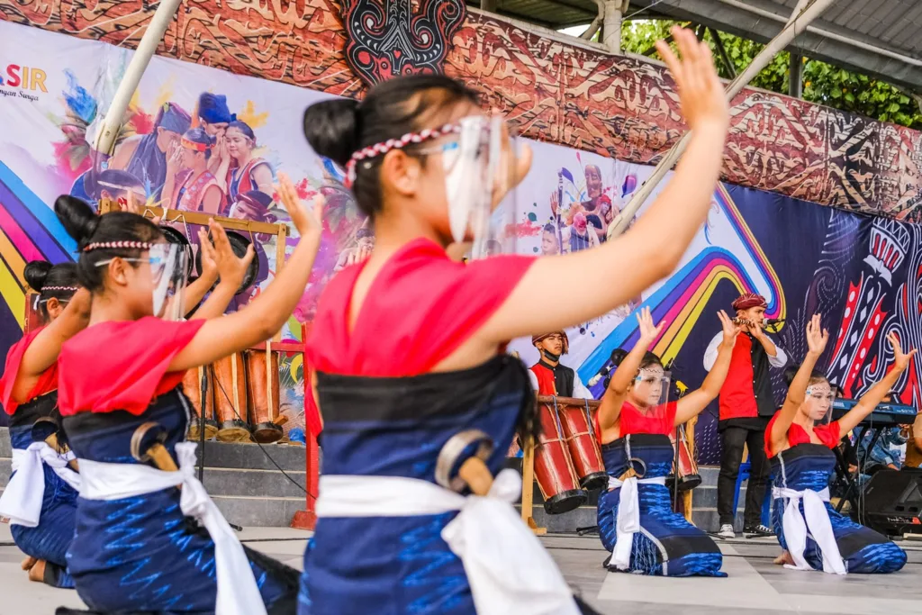 Tari tor tor berasal dari suku batak toba sumatra utara