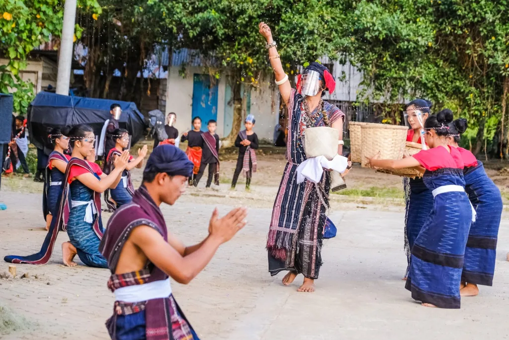 Tari tor tor berasal dari suku batak toba sumatra utara