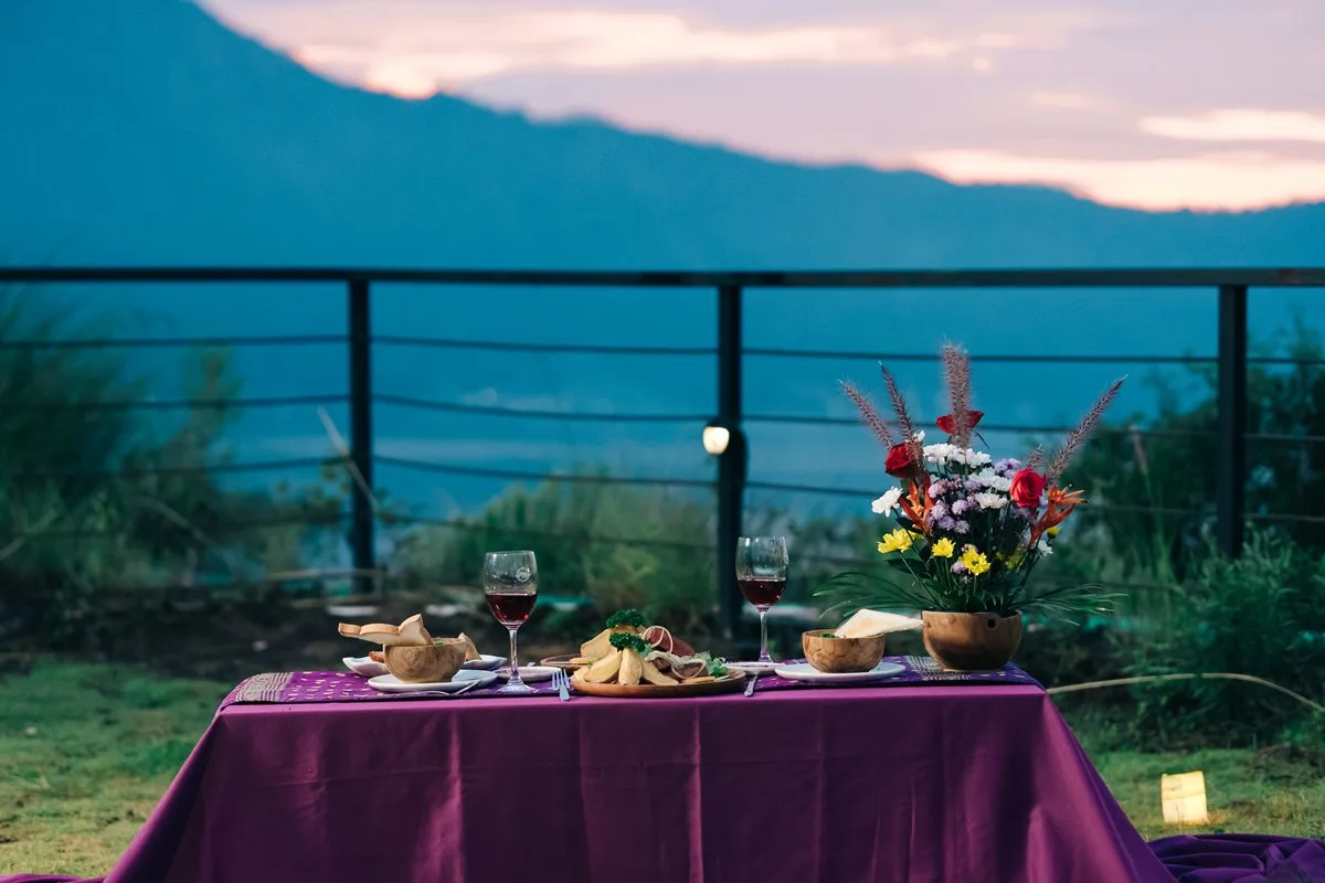 makan malam romantis di bobocabin ubud