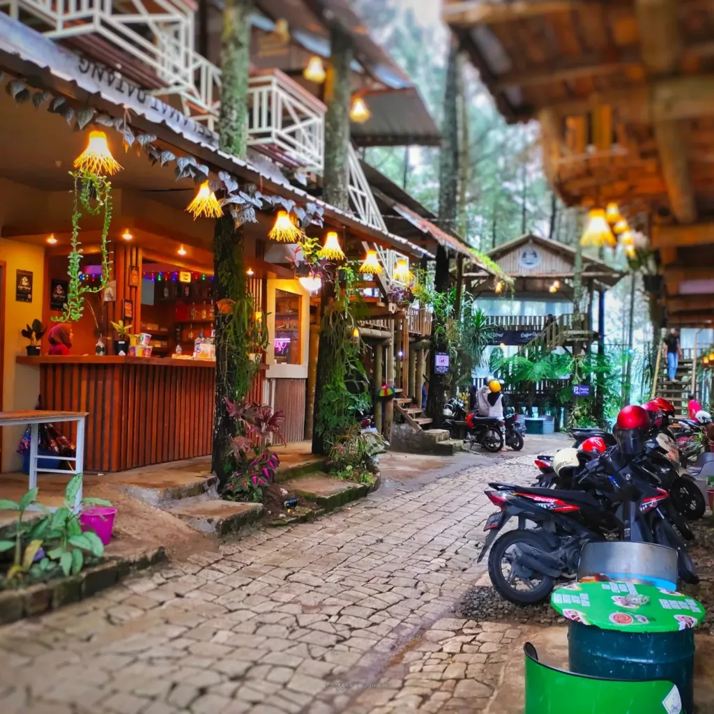 cafe oyiend - Cafe Mojokerto View Gunung