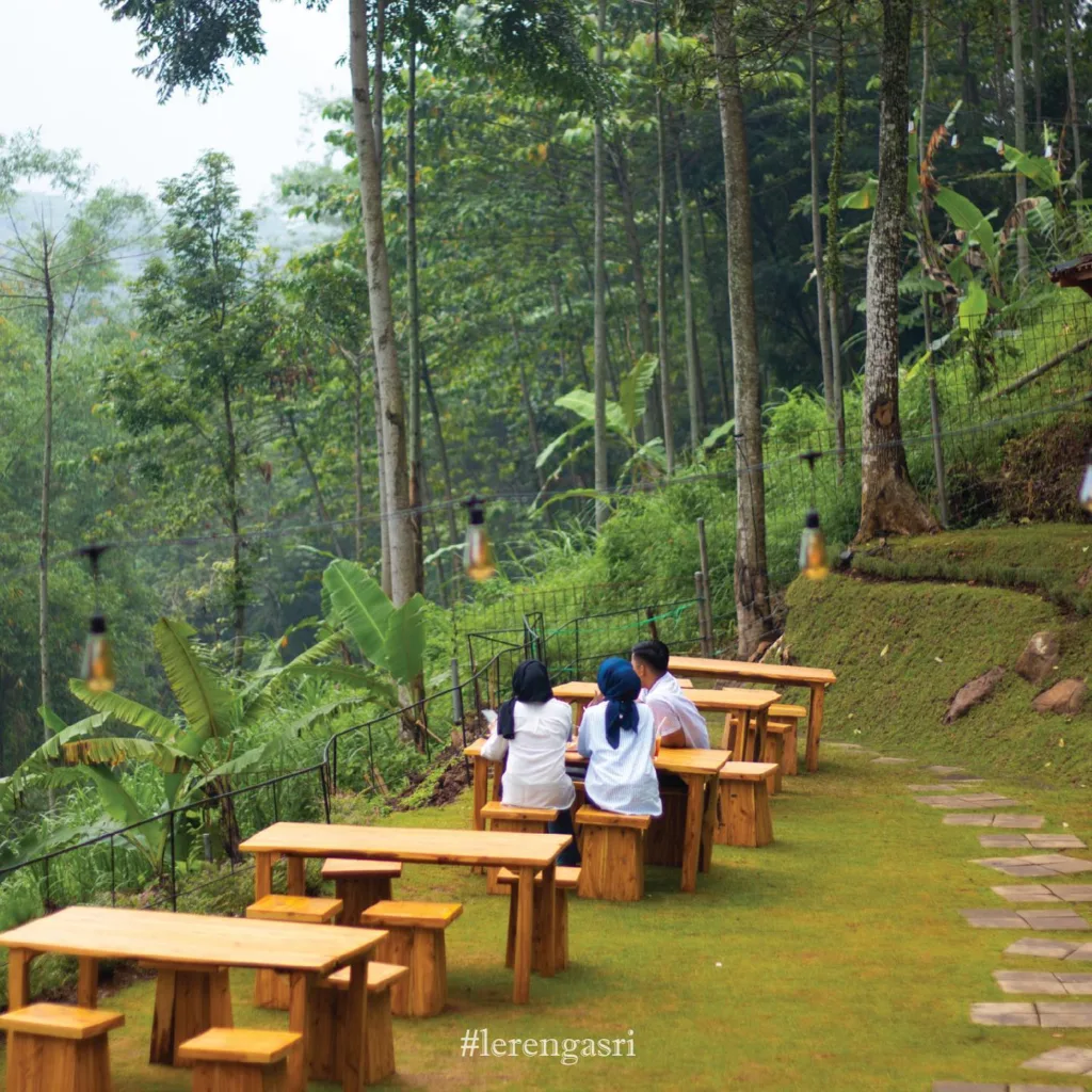 lereng asri cafe - Cafe Mojokerto View Gunung