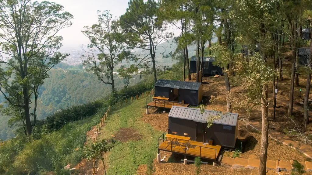 Bobocabin Coban Rondo - glamping terbaik di Indonesia