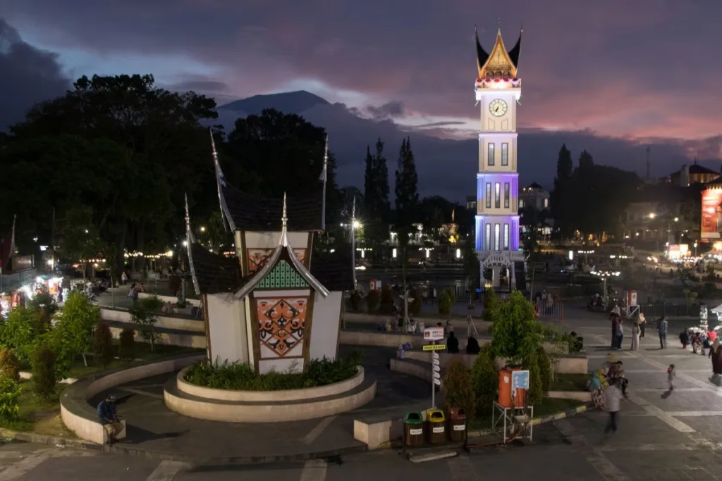 Jam-Gadang-Bukittinggi-Padang