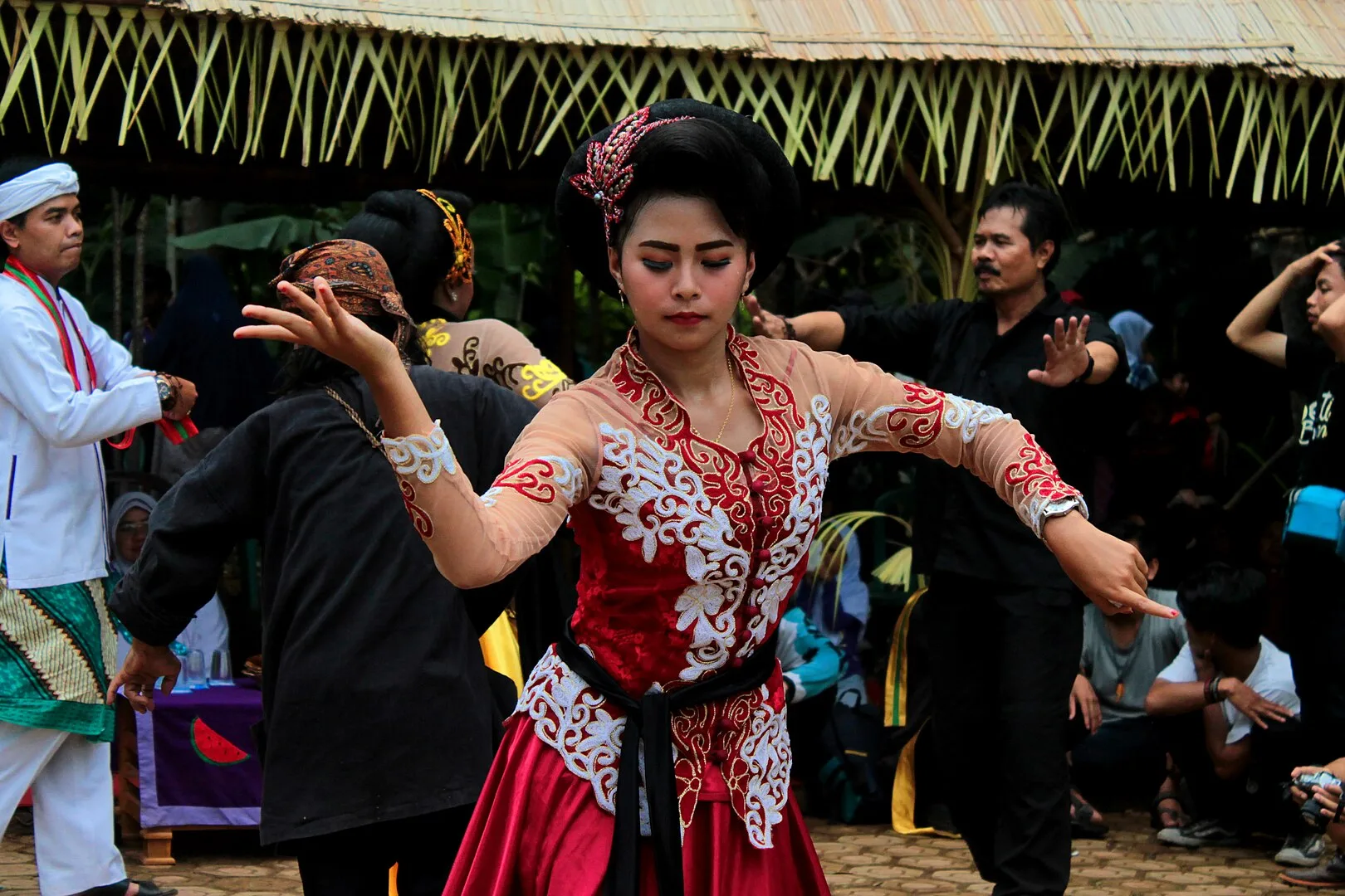 Ronggeng Gunung - Kesenian Khas Jawa Barat