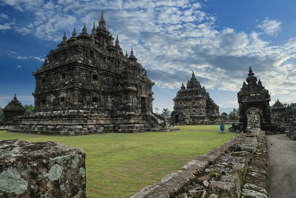 candi plaosan klaten - tempat liburan di Jawa Tengah