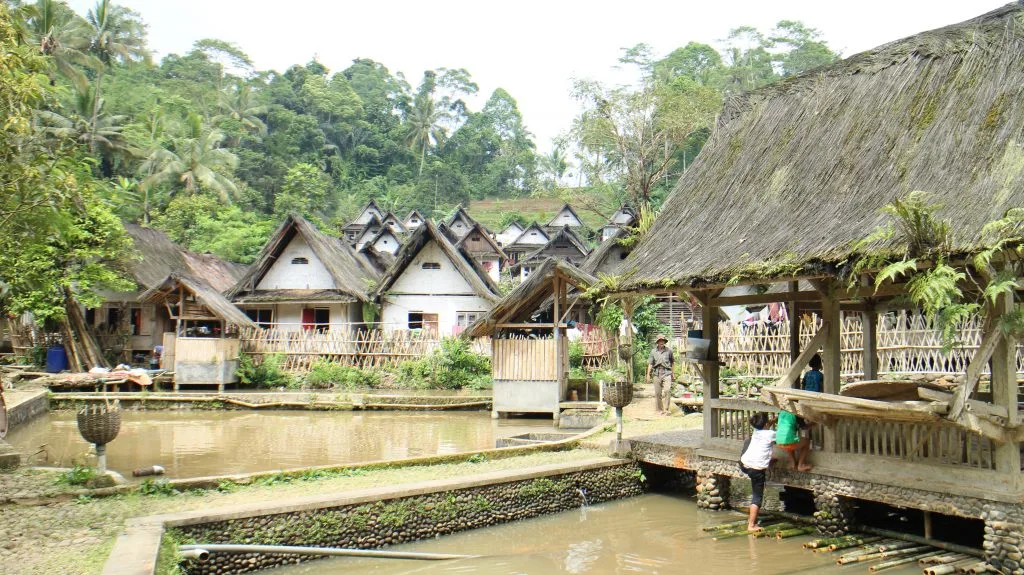 kampung naga - desa adat di Jawa Barat