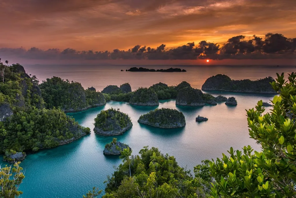 raja-ampat-papua - tempat Liburan di Indonesia