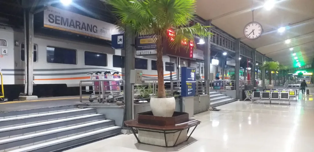 Stasiun Semarang Tawang - cara naik kereta dari Jakarta ke Semarang