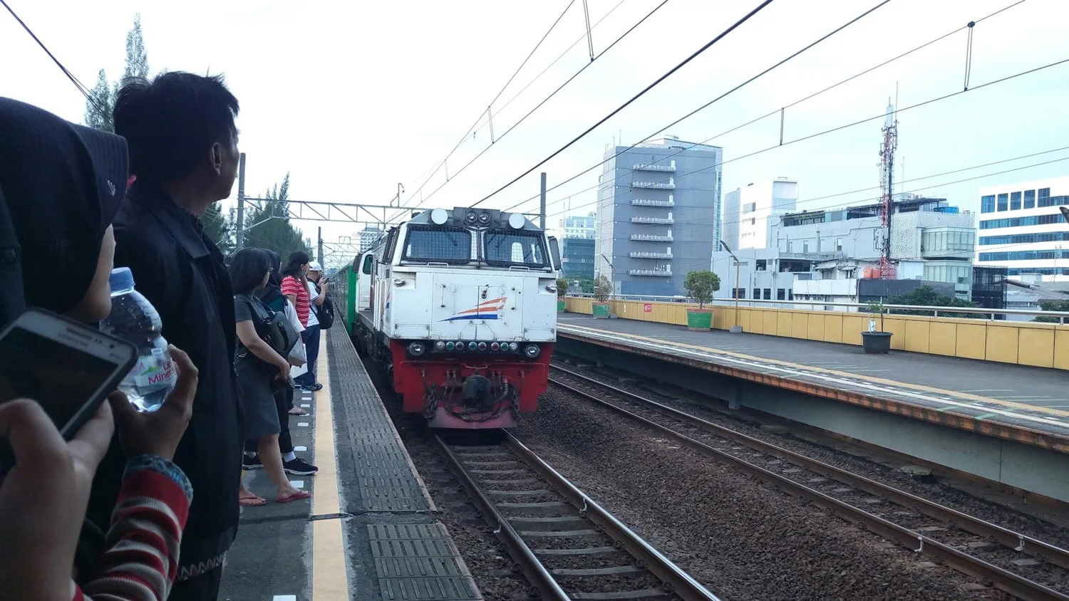 kereta stasiun godangdia