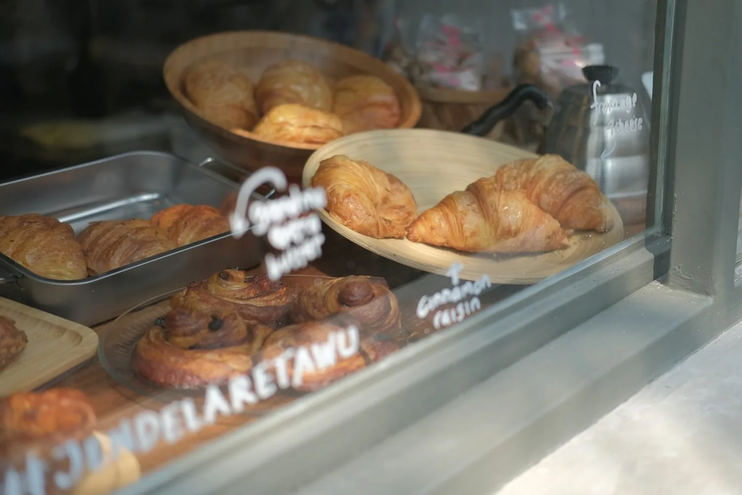 makanan di blok m - pastry - toko roti - liburan jakarta