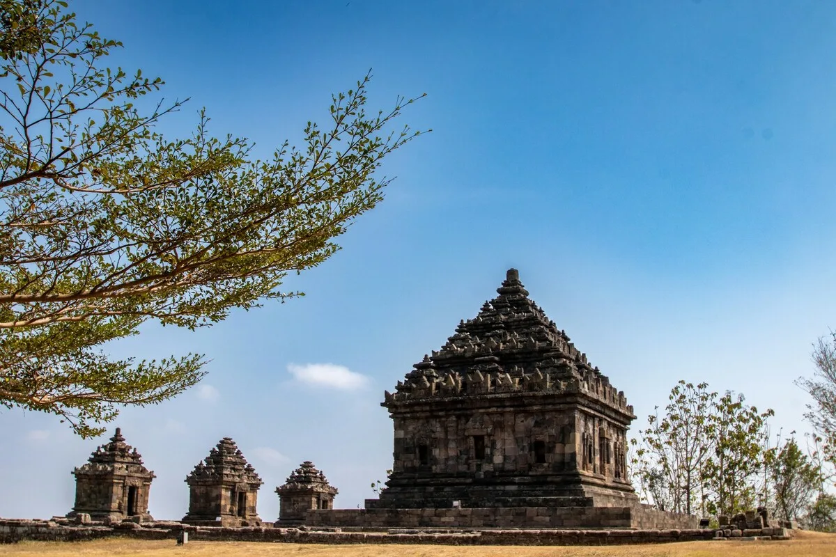 candi arjuna dieng