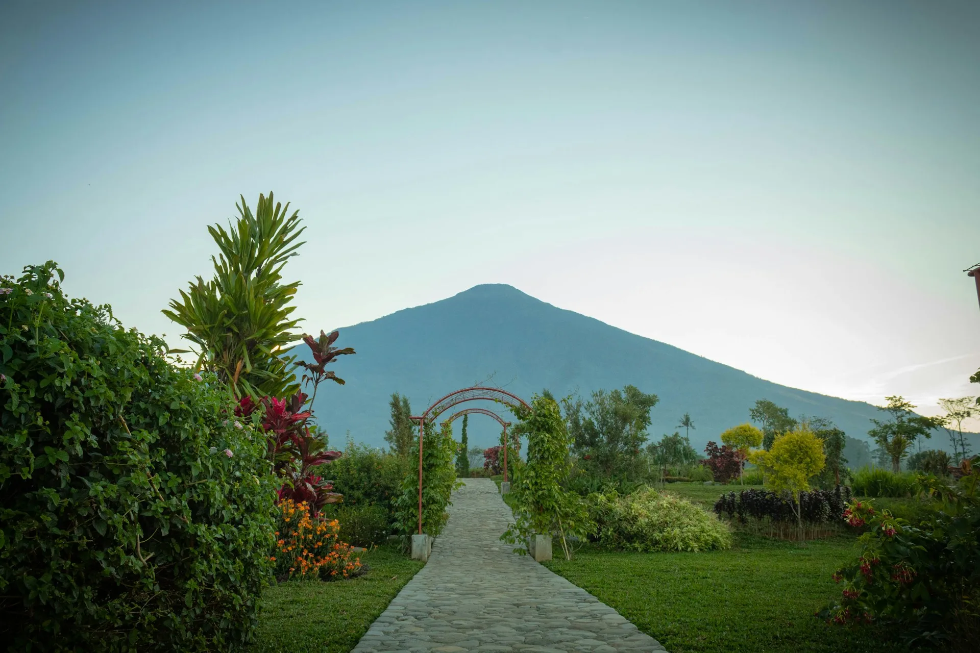 gunung tertinggi di indonesia, gunung ciremai