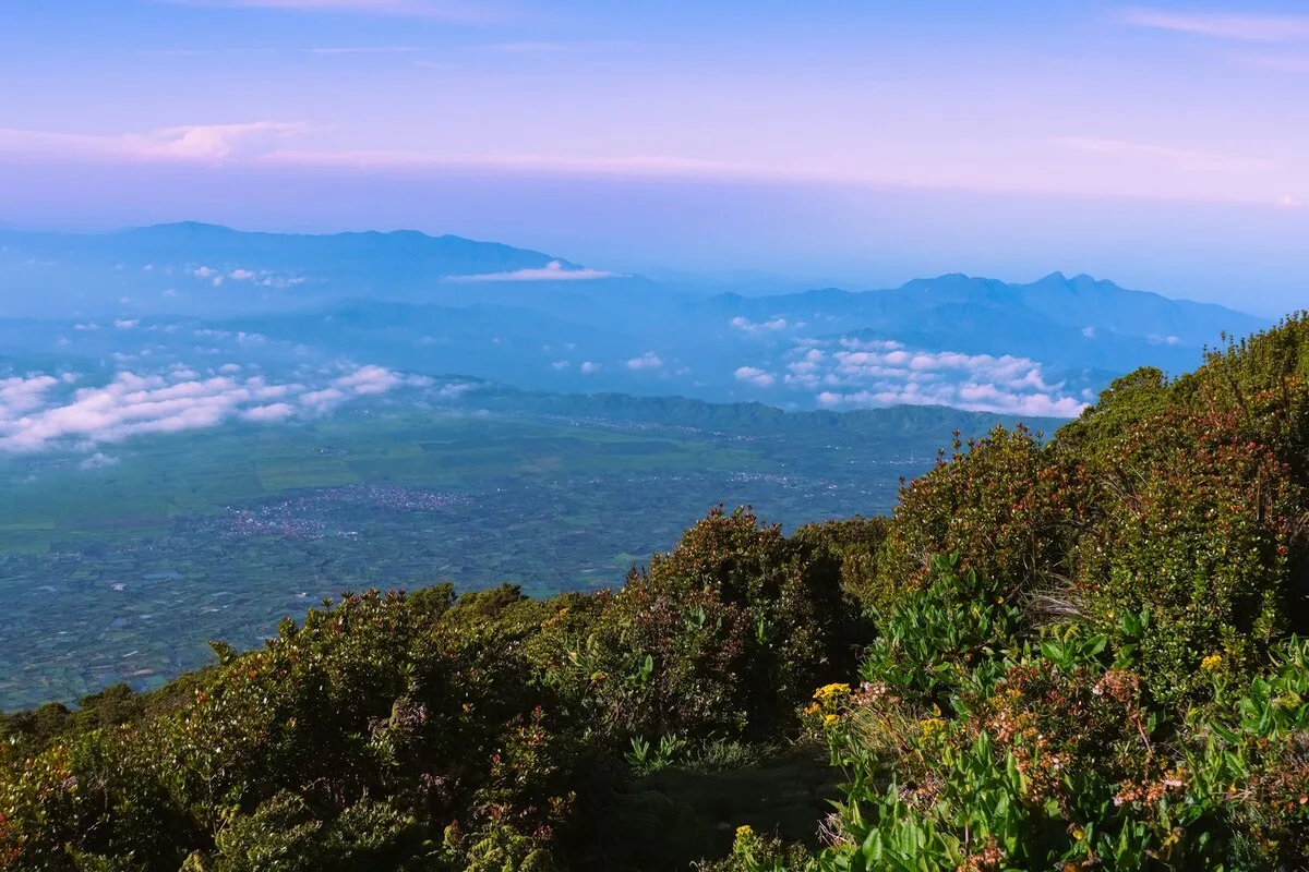 gunung kerinci, gunung tertinggi di indonesia 