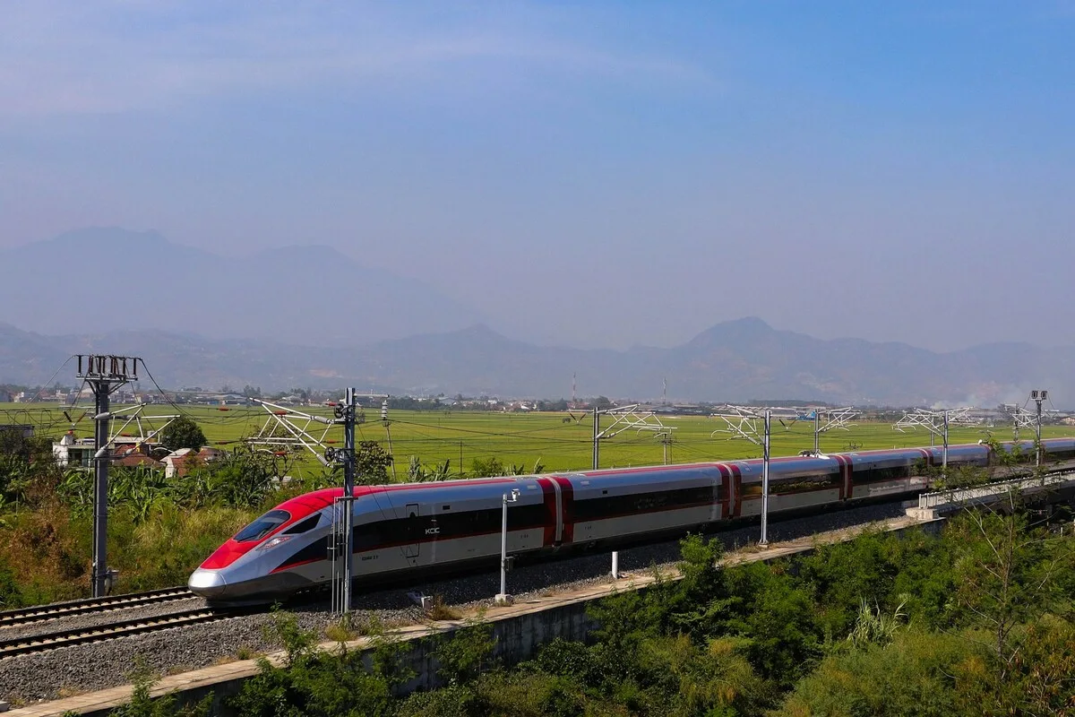 jakarta bandung berapa jam, kereta cepat, whoosh