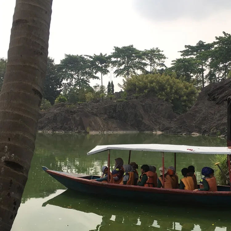 liburan keluarga di bandung, kampung batu