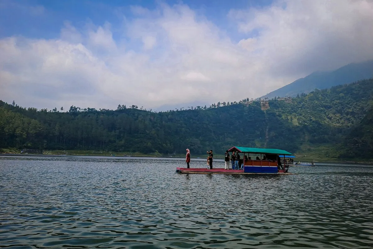 telaga menjer dieng