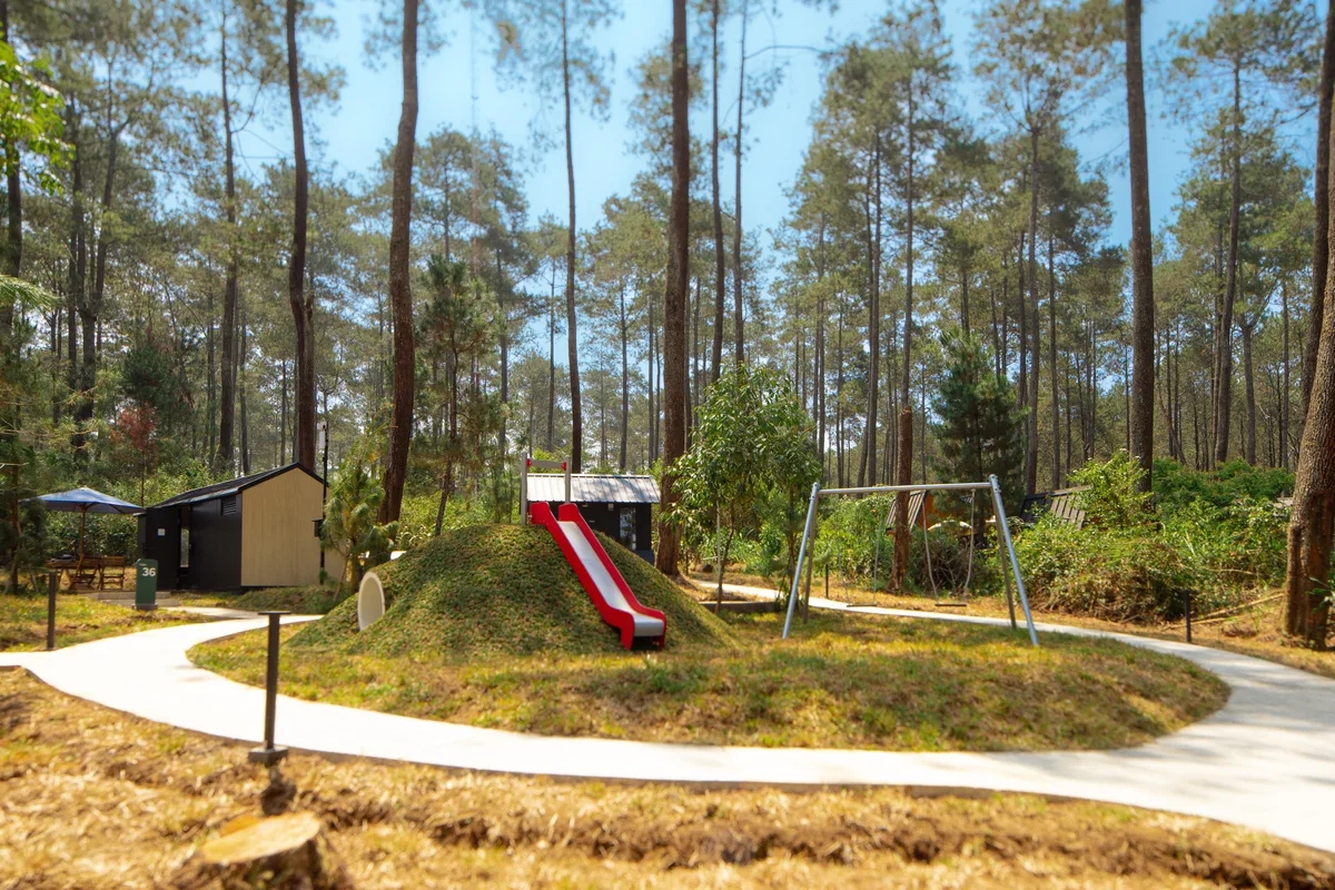 Bobocabin Cikole, playground