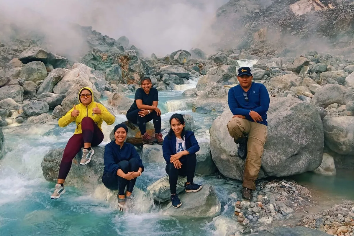 kawah ratu gunung salak