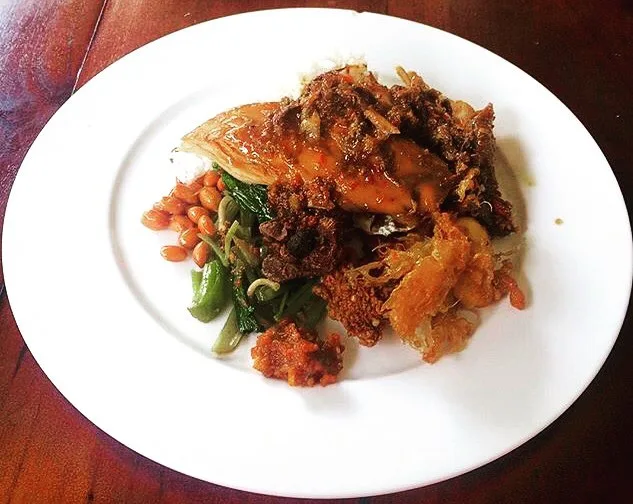 ayam betutu pak sanur, tempat makan enak di ubud