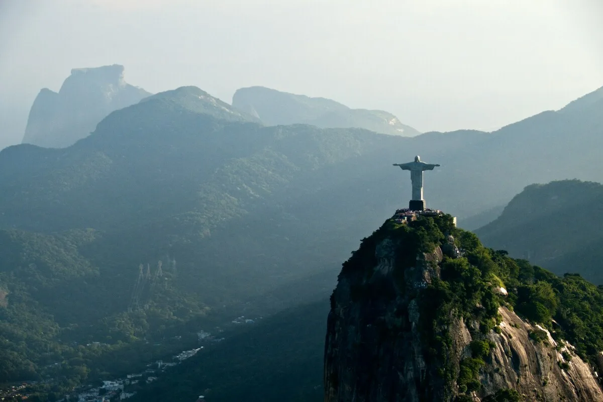 christ the redeemer, patung yesus tertinggi di dunia