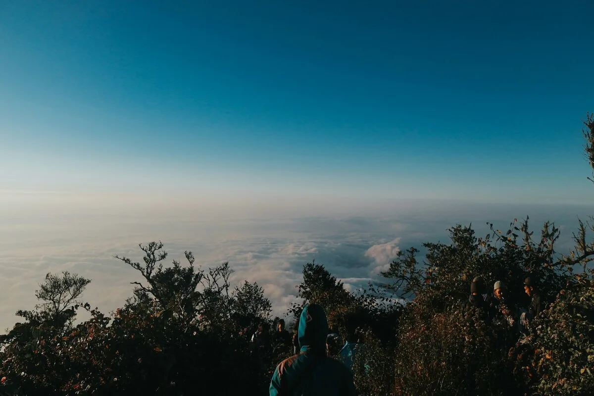 gunung cikuray, gunung tertinggi di jawa barat