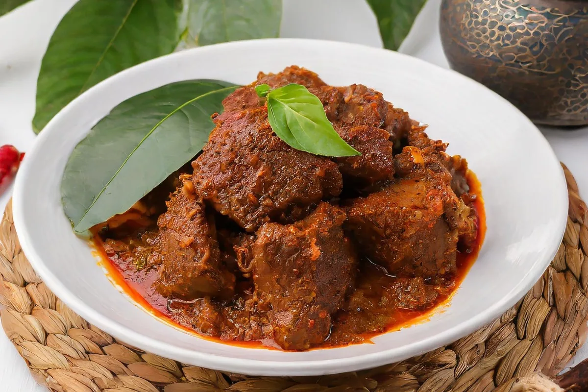 rendang, makanan khas sumatera