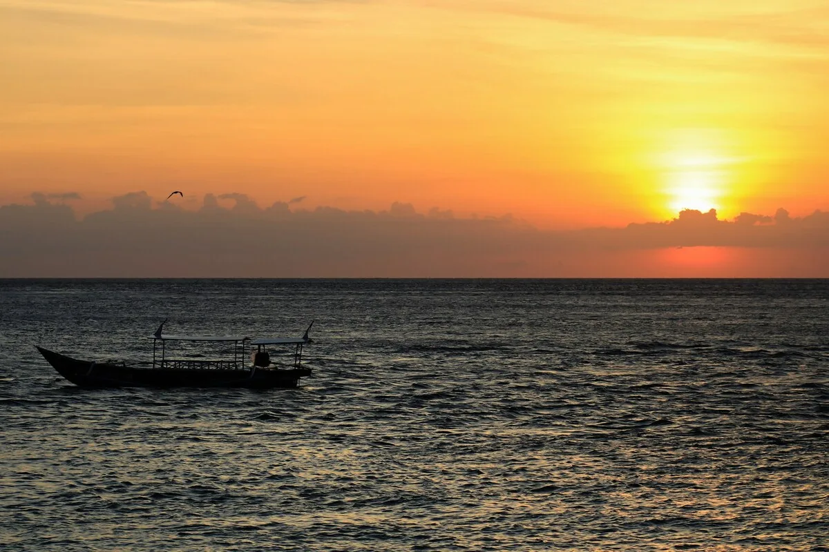 pantai watudodol, 24 jam di banyuwangi