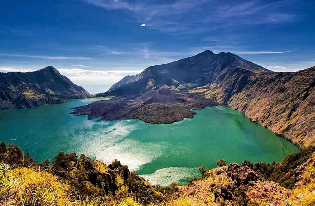 Taman Nasional Gunung Rinjani Pelawangan Umar Maya