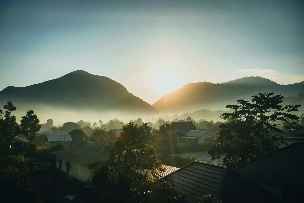 spot sunrise terbaik di indonesia, bukit sembalun