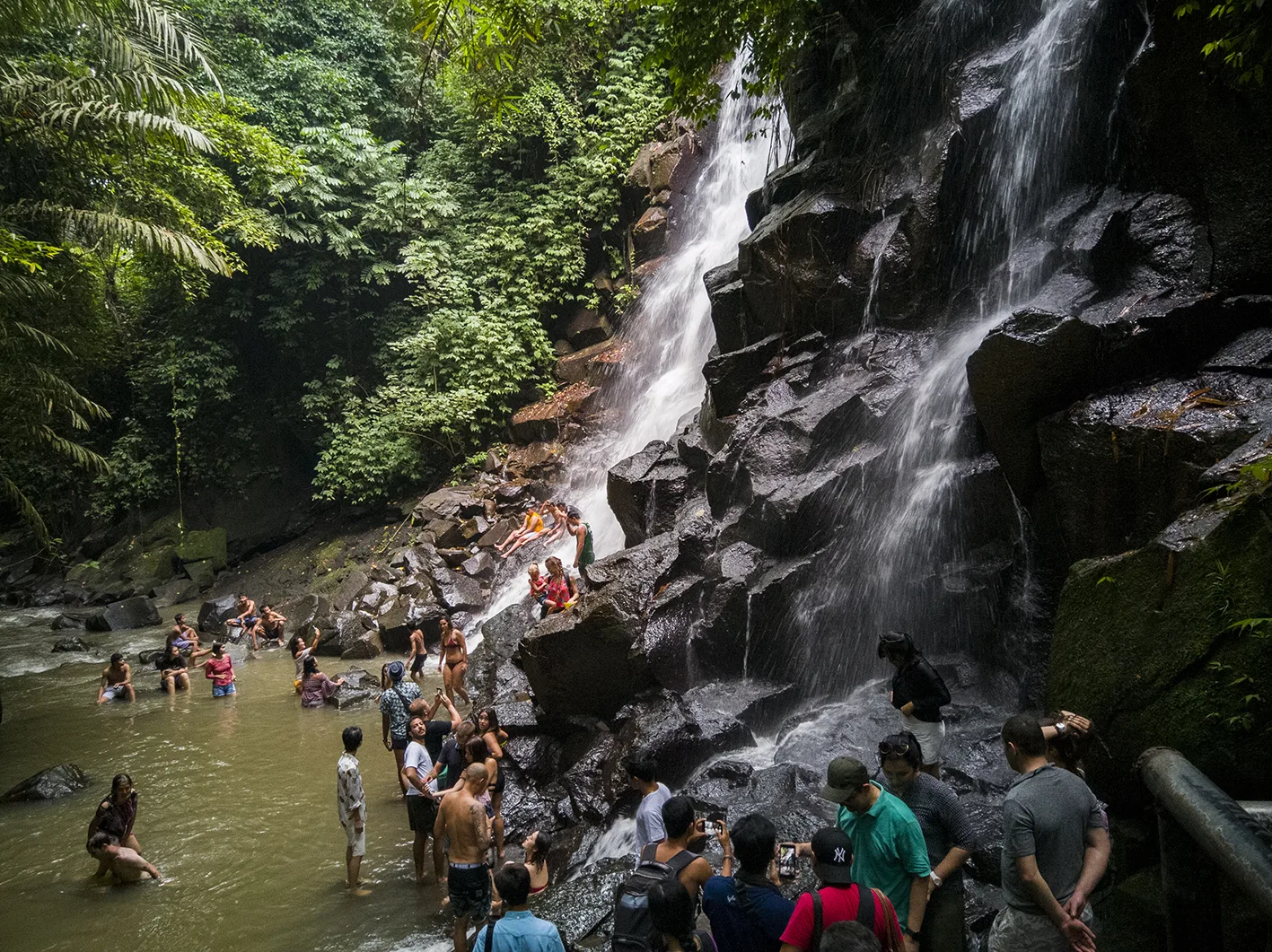 Kanto Lampo Waterfall