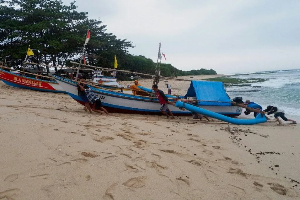Pantai-Karang-Papak-Garut