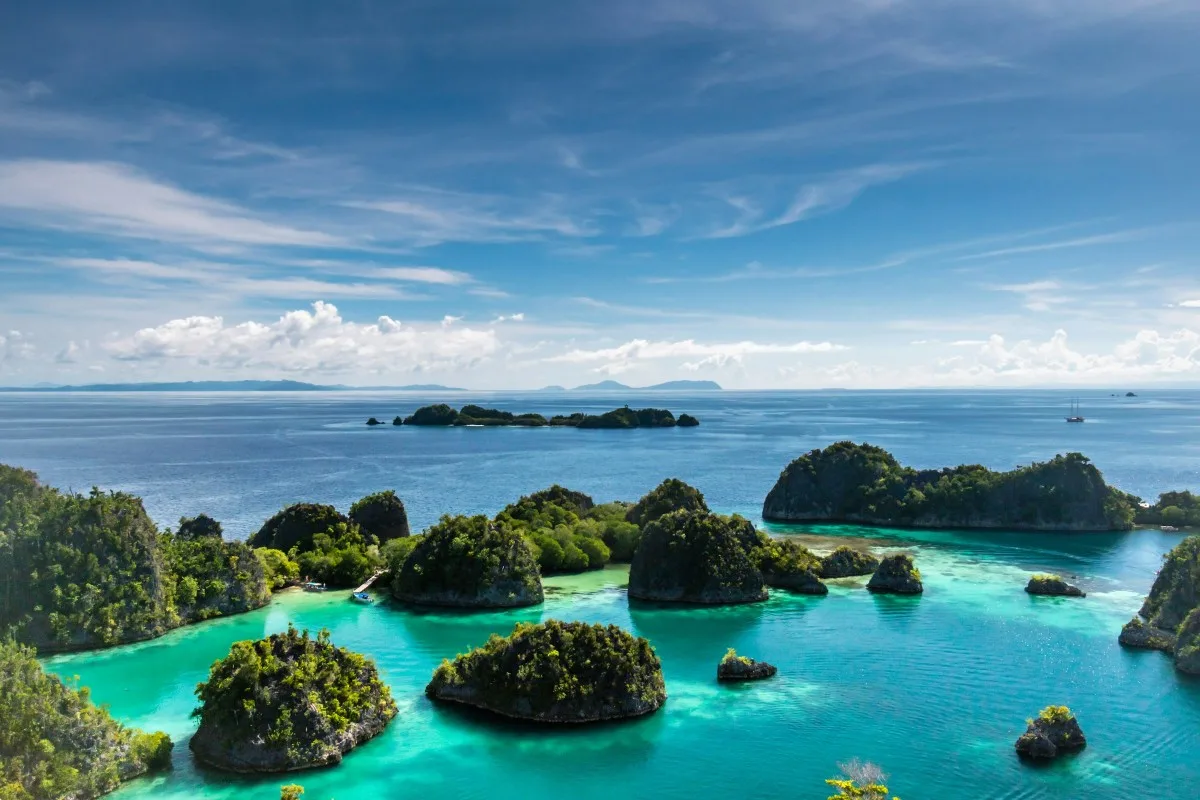things to do in raja ampat
