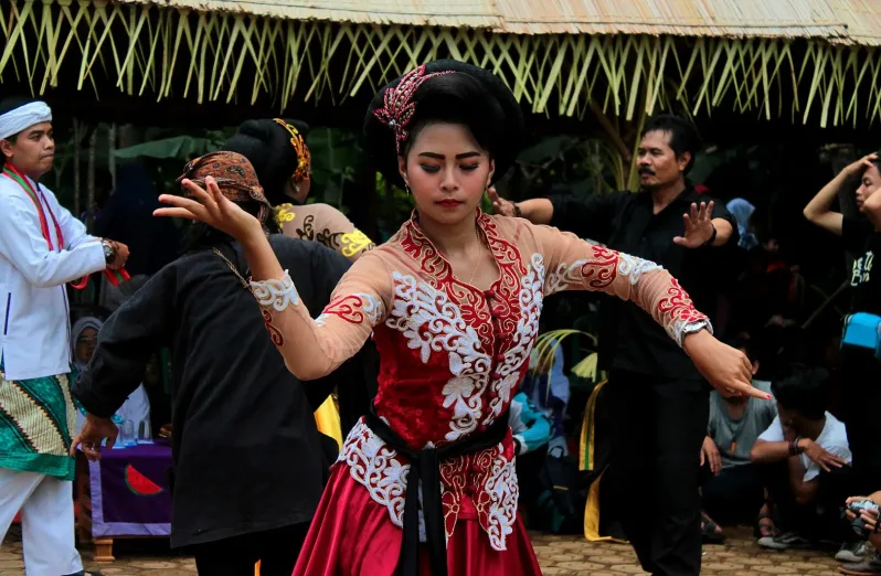 Ronggeng Gunung - Kesenian Khas Jawa Barat