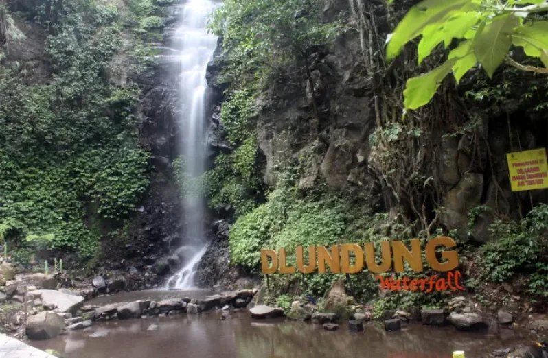 mengenal - air terjun dlundung