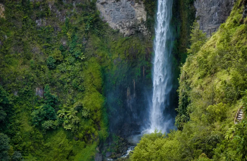 air terjun tertinggi di sumatera air terjun tesbatan