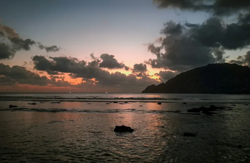 pantai wediombo yogyakarta