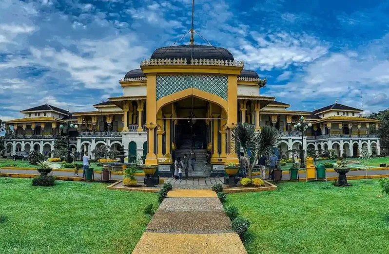 Sejarah Istana Maimun Peninggalan Sejarah Kerajaan Deli