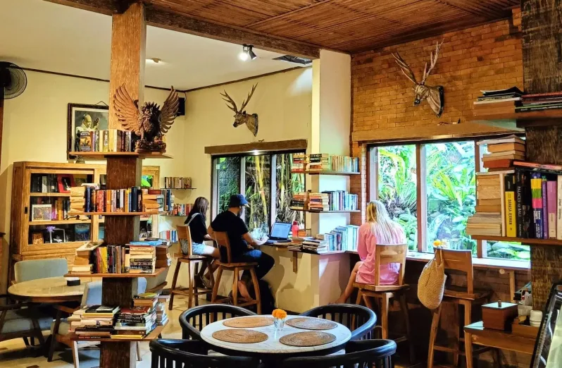 ary's book cafe Berburu Kuliner Panglima Polim dari yang Legendaris Sampai yang Sedang Hits